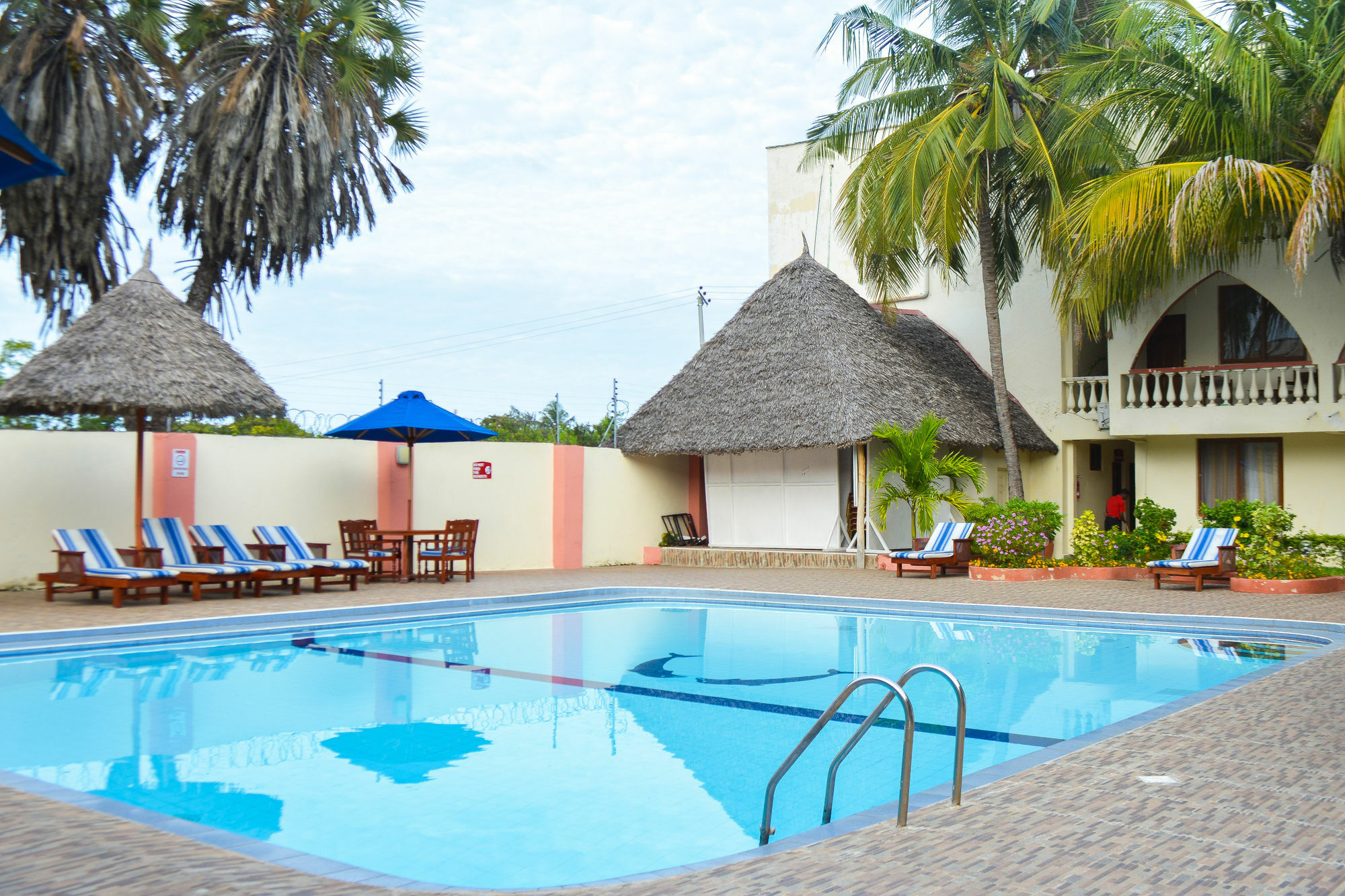 Prideinn Hotel Diani Диани Бийч Екстериор снимка